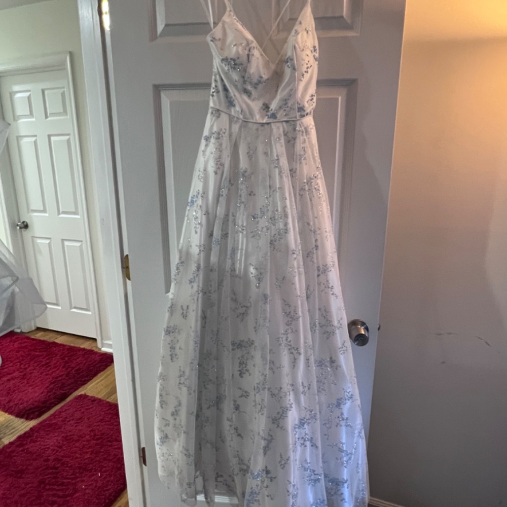 Formal dresses - Picture 2 of 11